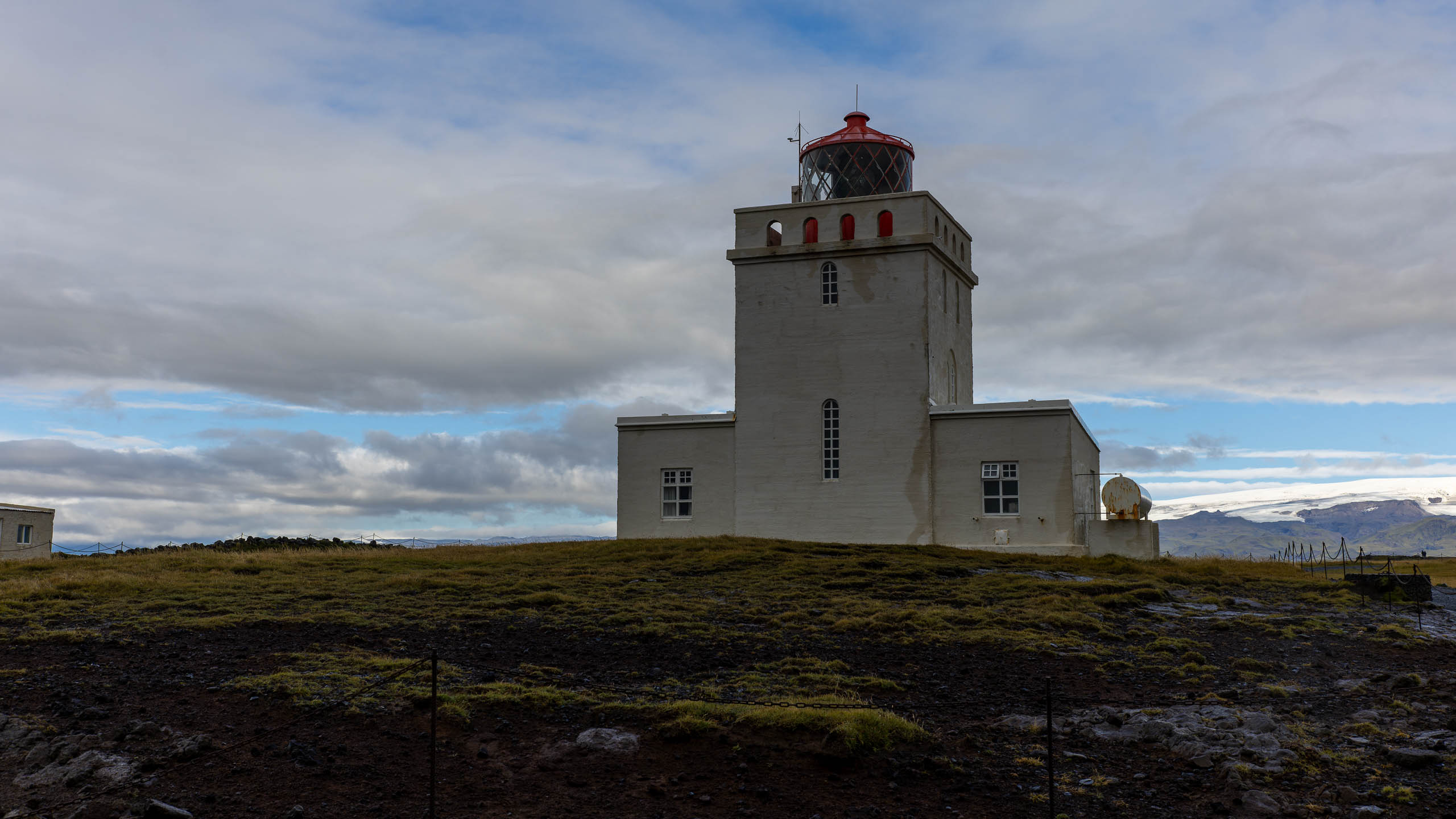 Dyrhólaey Leuchtturm Island