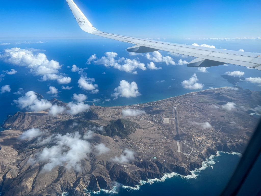 Suedanflug auf Funchal, von Norden über Porto Santo